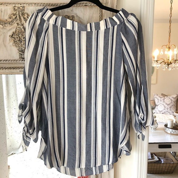 La Ju Tops - La ju Striped Off the Shoulder Top size xs. NWT